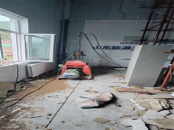 元阳地基基础下沉墙体裂缝加固注浆顶升施工